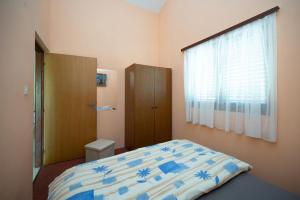 Apartments by the sea Mandre, Pag - 22885
