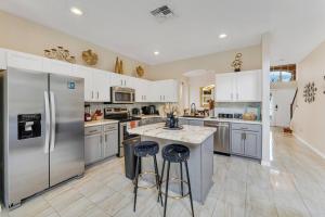 Ryan’s Castle: Magical Stay- 5mi DisneyPoolGame