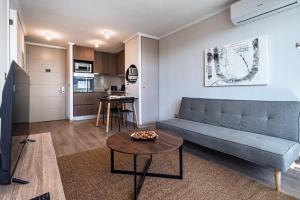 Modern & Fully Equipped Apt Next to Metro