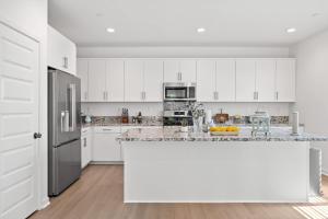 Spacious 5BR Getaway w Game Room & Modern Comfort