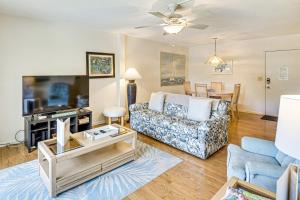 Less Than half Mi to Coast New Smyrna Beach Getaway