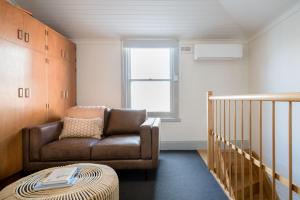 Inner-City Townhouse with Free Parking & WiFi