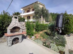 Apartment Idea - One Bedroom Apartment with Balcony and Sea View - A1 - Biser