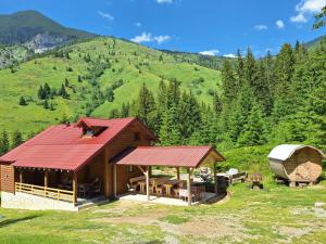 GAGO’S WOODEN HOUSE