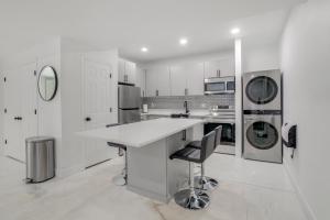 16 Mi to Dtwn Denver Modern Apt with Patio