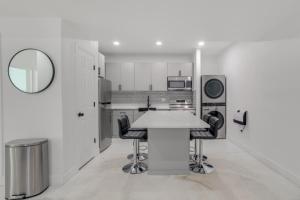 16 Mi to Dtwn Denver Modern Apt with Patio