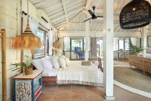 Melasti Wooden Beach House Uluwatu Private pool & Part time staff