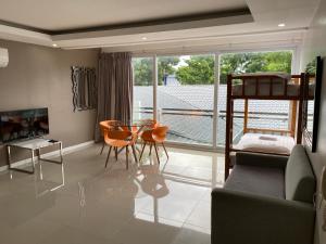 Chequers Suites Subic Bay