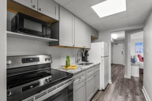 Deja View by StayMareni - Double Oceanfront Suite