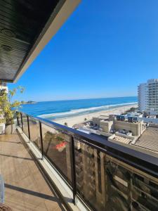 Barra Leme frontal mar