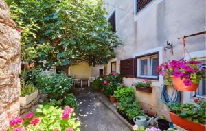 Lovely Apartment In Mali Losinj