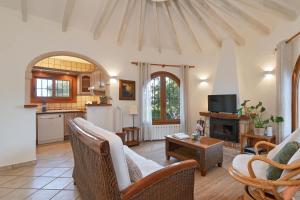 La Gaviota by Aguilarent