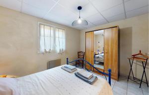 Appartements 2 Bedroom Gorgeous Apartment In Caromb : photos des chambres