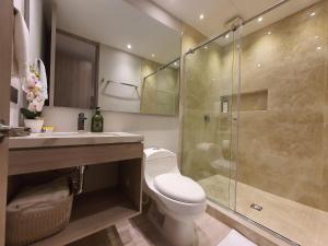 Moderna suite frente al lago cerca a la playa