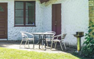 Three-Bedroom Holiday Home In Tomelilla