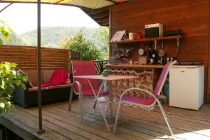 Chalets le refuge des pots rouges : photos des chambres