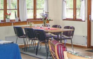 Nice Home In Ystad With Wifi