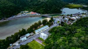 CORAL ISLAND 1棟貸し 天然ビーチまで徒歩5秒 ジャグジー付きVilla