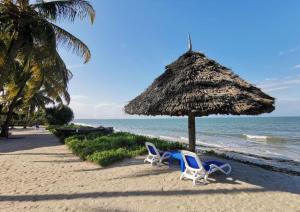 Barrys Beach Resort Pangani
