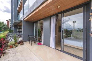 C214 Condo Seaview Pools Gym Walk to Rawai Beach