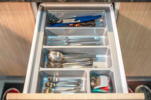 C214 Condo Seaview Pools Gym Walk to Rawai Beach