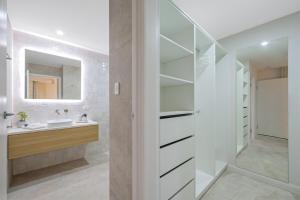 Beachfront Apartment The Strand