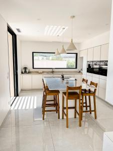 Villas Magnifique villa contemporaine : photos des chambres