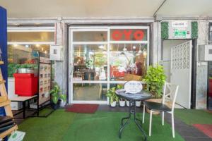 OYO 1152 Hongpak Mint