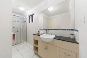 Near Beach 2 BR unit The Strand