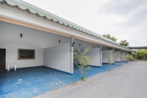 OYO 75310 Canalis Resort