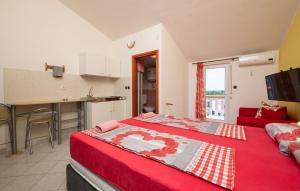 Lovely Apartment In Pula With Wifi