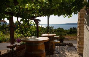 2 Bedroom Lovely Apartment In Novigrad