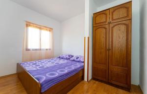 2 Bedroom Lovely Apartment In Novigrad 
