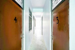 OYO 82818 Ayush Hotel And Restaurants - 3hvězdičkové hotely ve městě Prayagraj