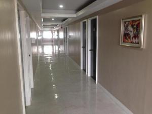 Ridgecrest Gardens Hotel