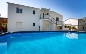 Amazing Home In Seline With Wifi