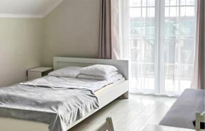 1 Bedroom Beautiful Apartment In Karwia