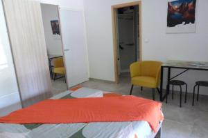 Sejours chez l'habitant Chambre d-hote, SdB & acces prive, piscine, jardin : photos des chambres