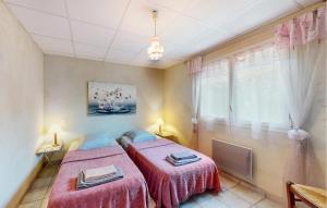 Appartements 2 Bedroom Gorgeous Apartment In Caromb : photos des chambres