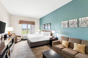 King Suite room in Sleep Inn