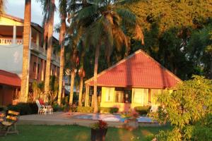 Jinta Hotel Nathon Beach