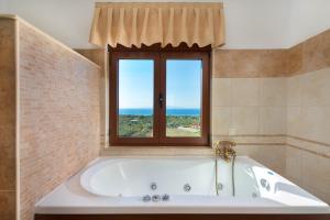 Butterfly Villa with stunning Sea and Valley Views