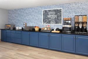 AmericInn by Wyndham Reedsburg