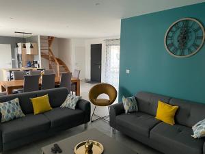 Villa récente avec piscine intérieure chauffée, 10 personnes