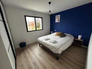 Villa récente avec piscine intérieure chauffée, 10 personnes