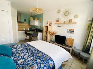 Studio indépendant 2 étoiles 200m de la mer