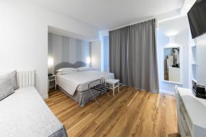 Triple Room room in Hotel Beau Rivage