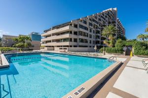 Tropical Retreat with Beach Resort Amenities