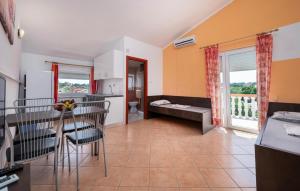 Cozy Apartment In Pula With Wifi