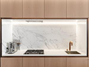 Apartment located in a prime harbour at Circular Quay